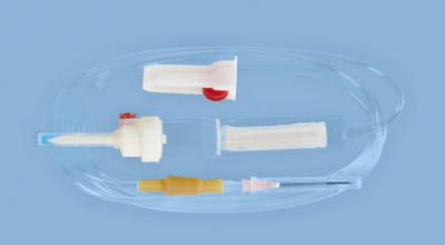 Система для вливаний гемотрансфузионная для крови с пластиковой иглой — 20 шт/уп купить оптом в Краснодаре